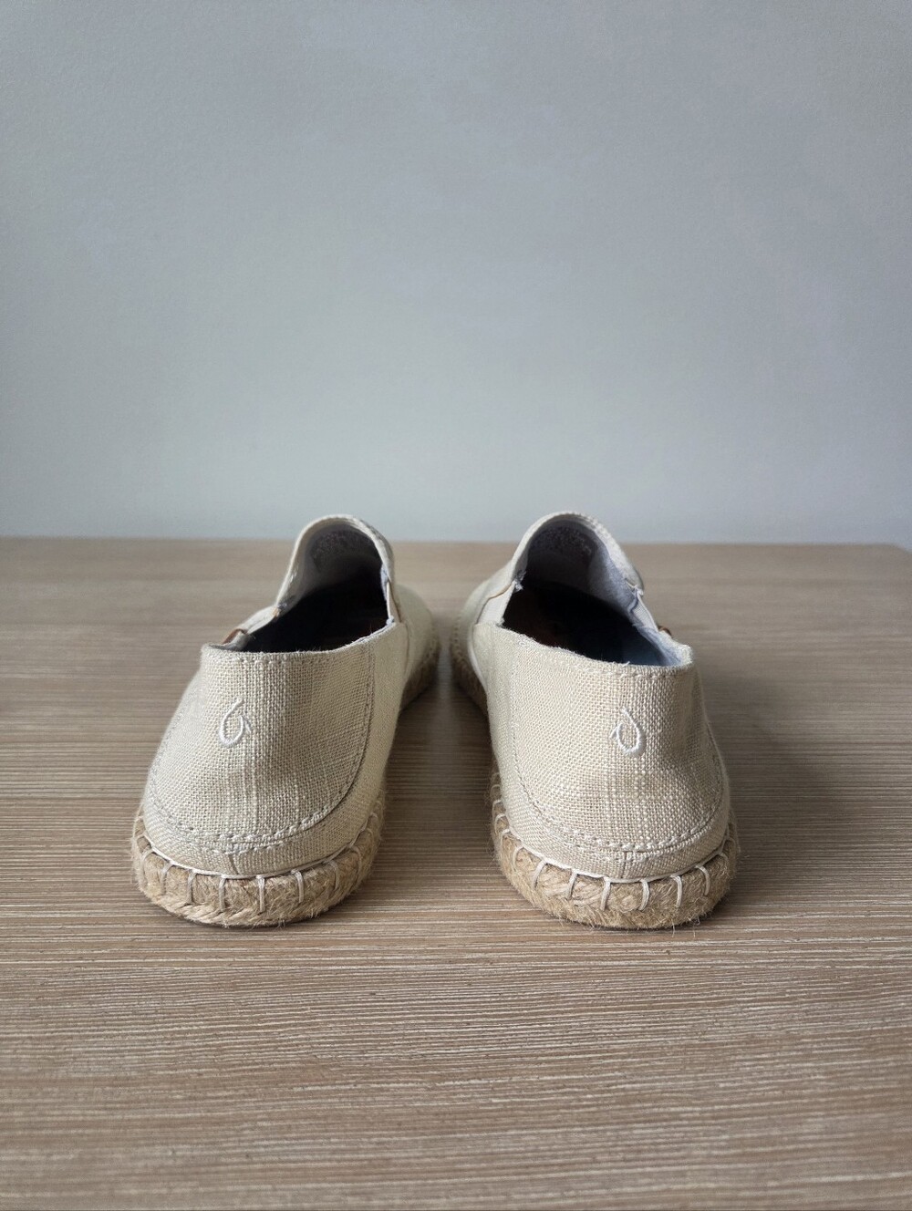 OluKai Pā'akai Espadrille Beige Linen Slip On Shoes Womens Size 8.5 - Picture 4 of 11